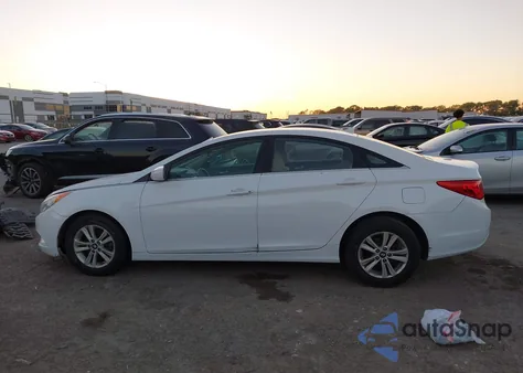 2013 Hyundai Sonata Gls z USA, uszkodzony, nr VIN 5NPEB4AC0DH761426